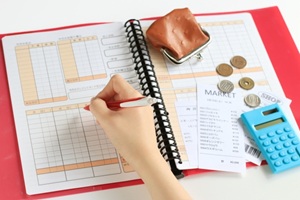 4人家族の食費と日用品の理想金額を設定する方法は?